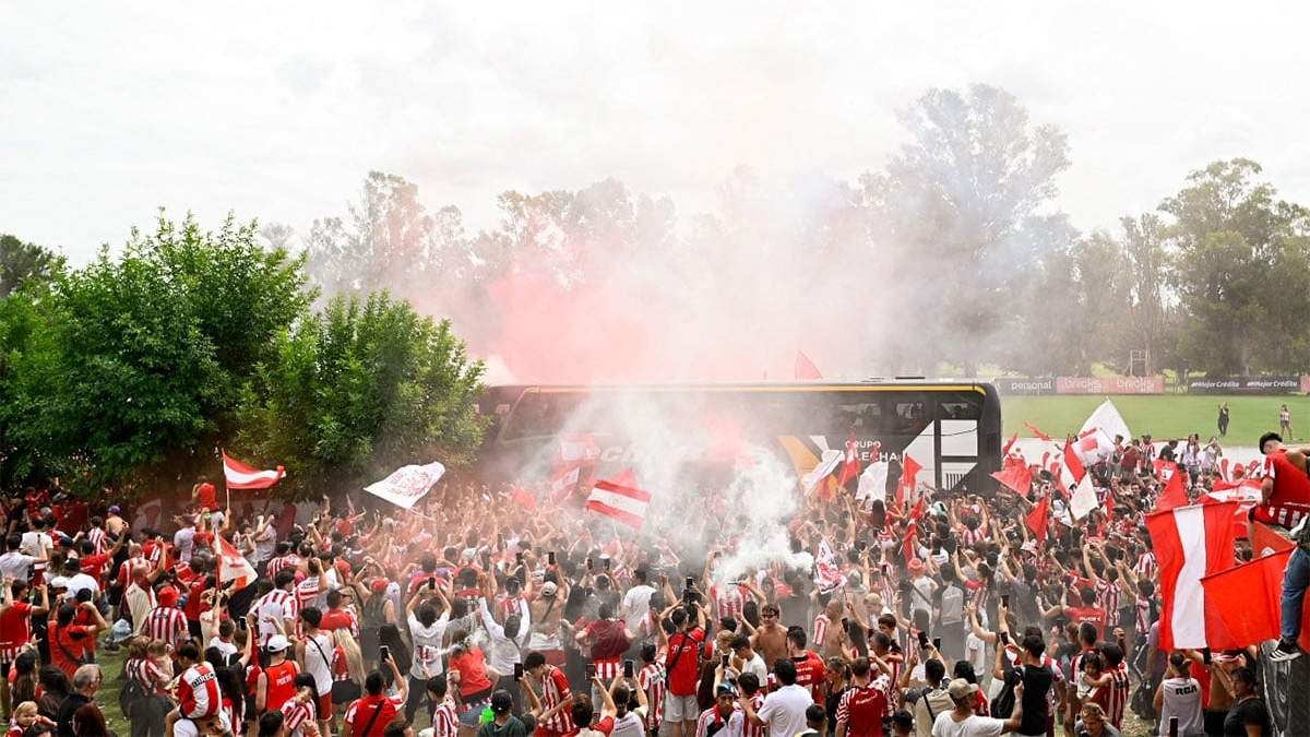 Los hinchas de Estudiantes quieren seguir de fiesta