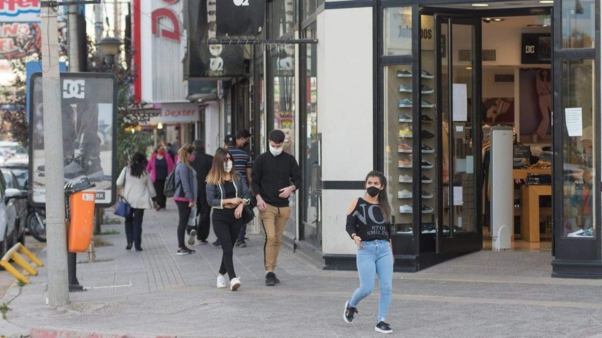 Los comercios de Neuquén, funcionarán reducidamente. Fuente: (Twitter)