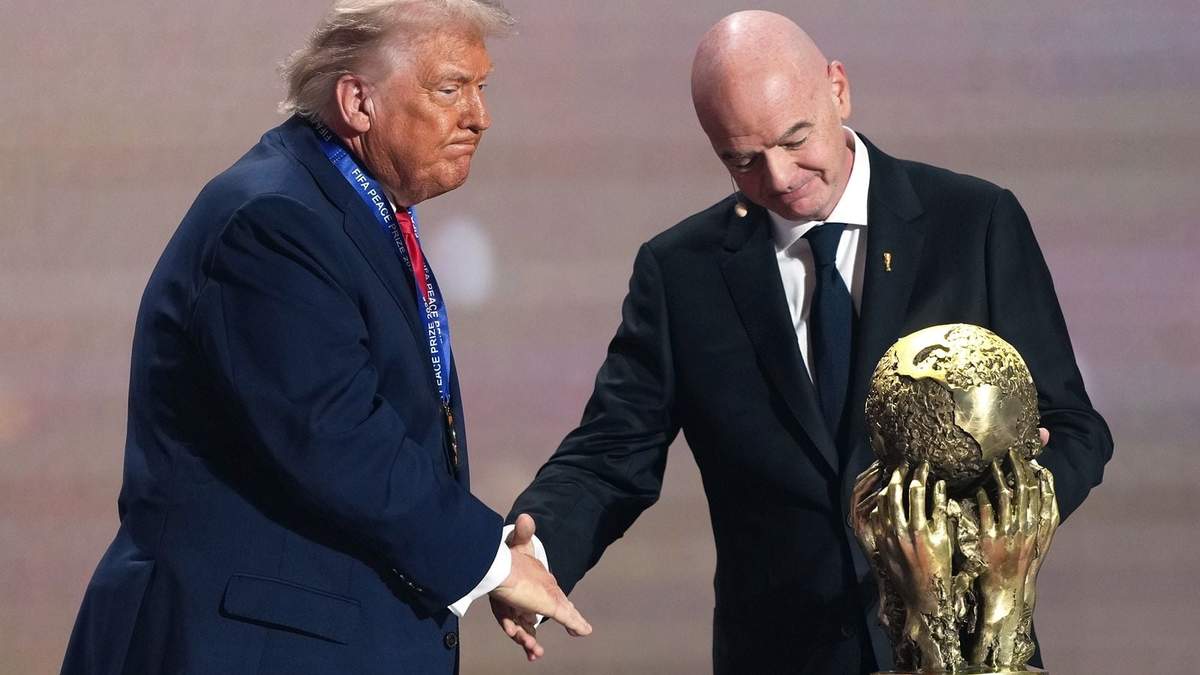 Trump e Infantino. Negocios