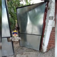 Detuvieron a dos personas que intentaron entrar a una casa