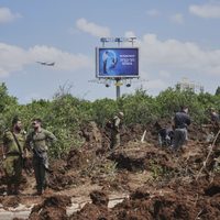 Al menos seis heridos por el impacto de un misil hutí cerca del aeropuerto israelí Ben Gurión