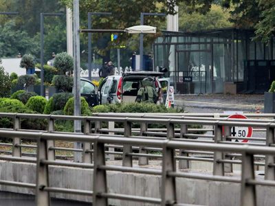 Atacante suicida detona un explosivo en la capital turca y hiere a dos policías