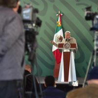 López Obrador pide a EU que no maltrate a migrantes mexicanos