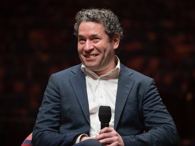 Dudamel anuncia su dimisión a la Ópera de París
