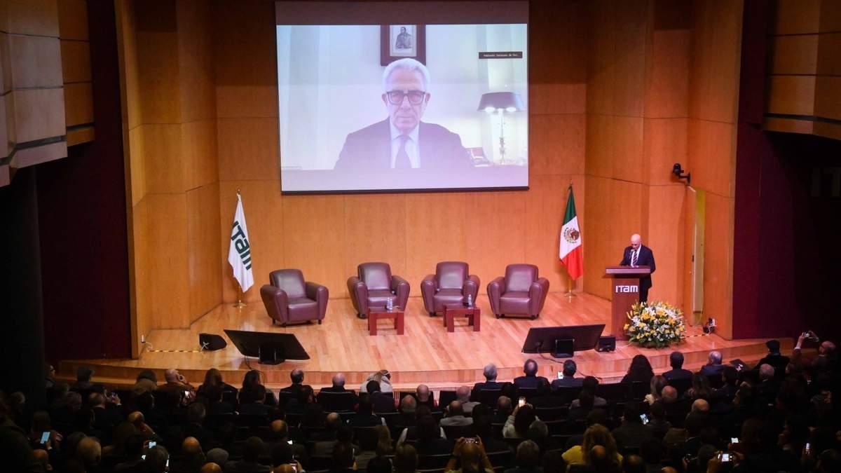 Ernesto Zedillo en el "Seminario de perspectivas económicas 2025" realizado en el ITAM