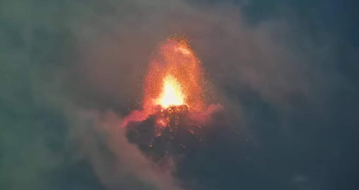 Volcán de Fuego de Guatemala entra en erupción