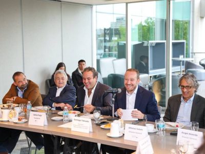 Taboada coquetea con empresarios inmobiliarios: deben tener reglas claras y certeza jurídica