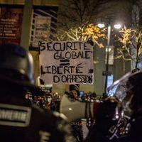 Brutalidad policial en Francia contra un hombre afrodescendiente: cuatro policías inculpados