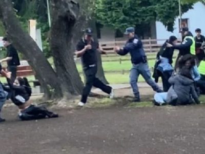 Denuncian brutalidad policial durante la intervención de una pelea callejera