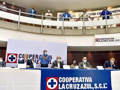 Reacomodos y duplicidades en La Cruz Azul