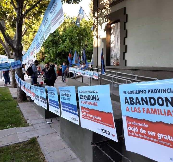 Protesta de estatales. Fuente:(Twitter)