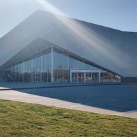 El gobierno de Neuquén inaugura el Centro de Convenciones con un espectáculo artístico