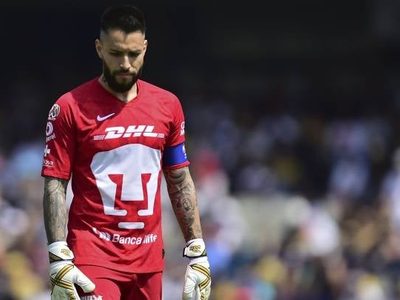 El increíble blooper de Alfredo Saldívar en la derrota de Pumas ante Morelia