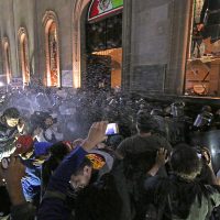 Cae uno más por daños a palacio de gobierno en NL