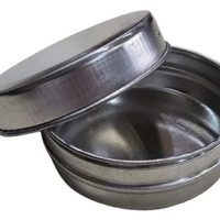Con latas grandes y un frasco vacío, hacé esta práctica y coqueta huevera para tener siempre en tu cocina