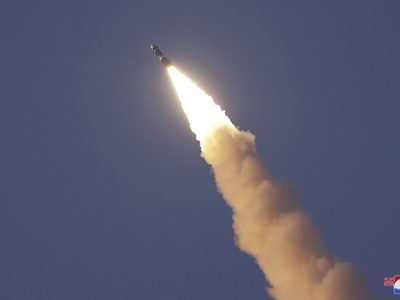 Corea del Norte se jacta de su nuevo misil de largo alcance que apunta a EU