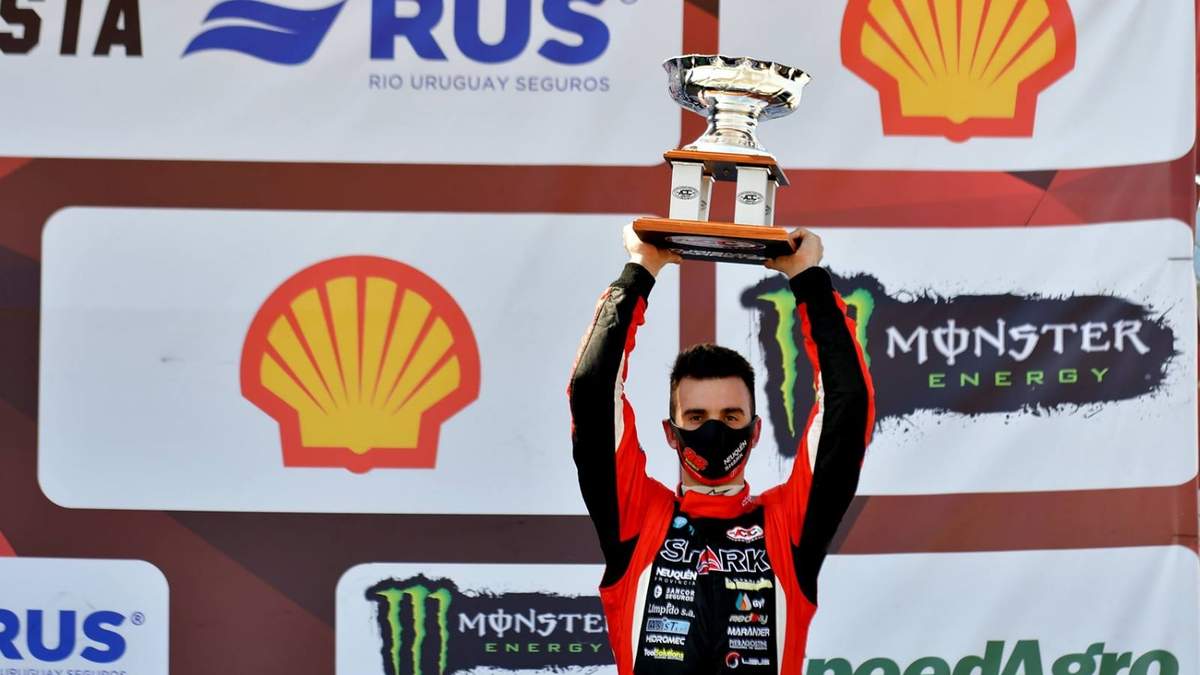 Juan Cruz Benvenuti en el podio de TC. Fuente: (Twitter)