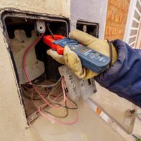 Un delincuente fue internado por quemaduras tras intentar robar energía de Edersa