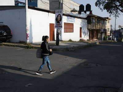 Una mujer gobernaría México mientras millones siguen en la sombra como empleadas domésticas