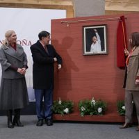 Develan retrato de Gerardo Fernández Noroña por su expresidencia del Senado