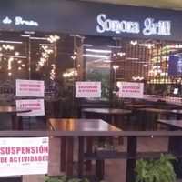 Clausuran sucursal de Sonora Grill que desafió el semáforo rojo