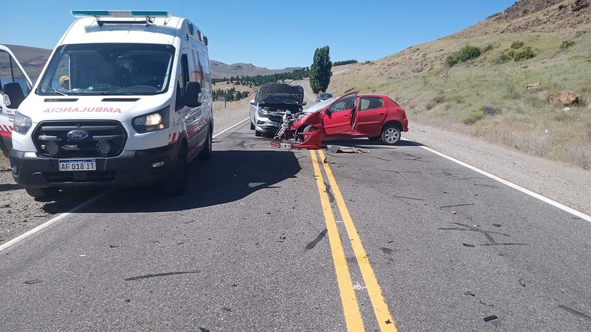 Triple choque en la ruta 237. Fuente: (Bomberos de Villa La Angostura).