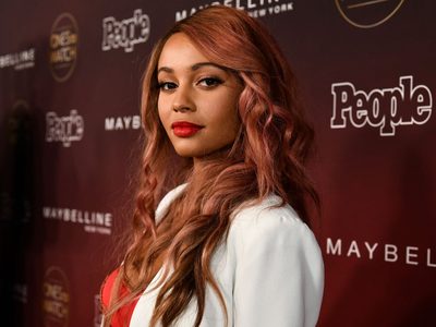 Inesperado: Vanessa Morgan, actriz de Riverdale, se separa de su marido tras anunciar su embarazo