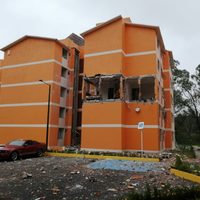 Explosión en departamento de zona militar en Cuernavaca provoca 4 heridos