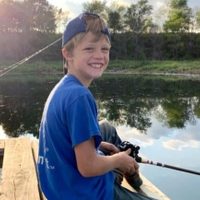Muere niño de 10 años al salvar a su hermana cuando cayó al río