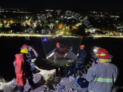 Rescataron a un hombre que se accidentó mientras hacía senderismo en la zona de barda