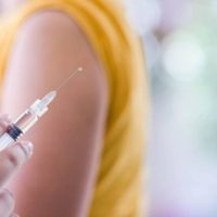 Chile vacunaría contra el coronavirus solo a algunos grupos etarios: a quiénes les tocaría