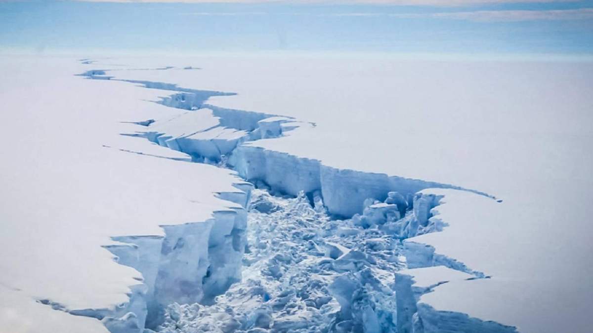 Fractura de un glaciar. Fuente: (Twitter)