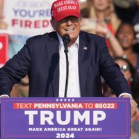 Trump publica una imagen de su intento de asesinato para pedir más donaciones a su campaña