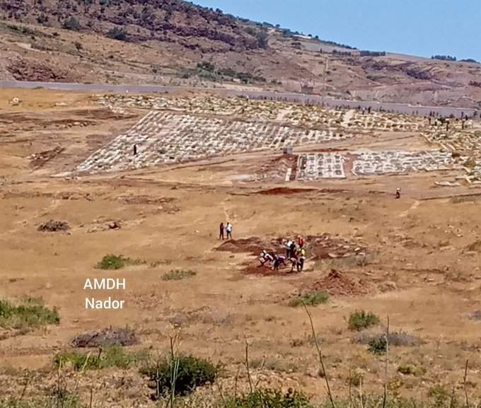 Excavación de tumbas en Nador