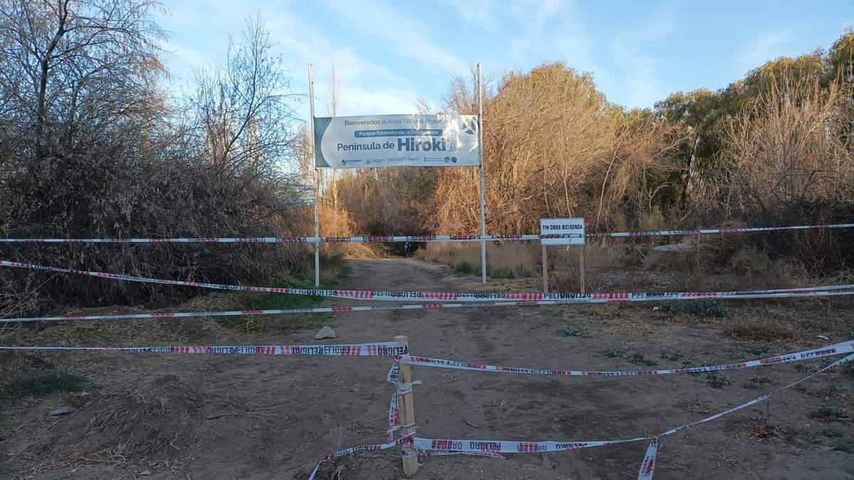 El cartel fue corrido 600 metros adentro de la Península. Fuente (Emiliano Ortiz)