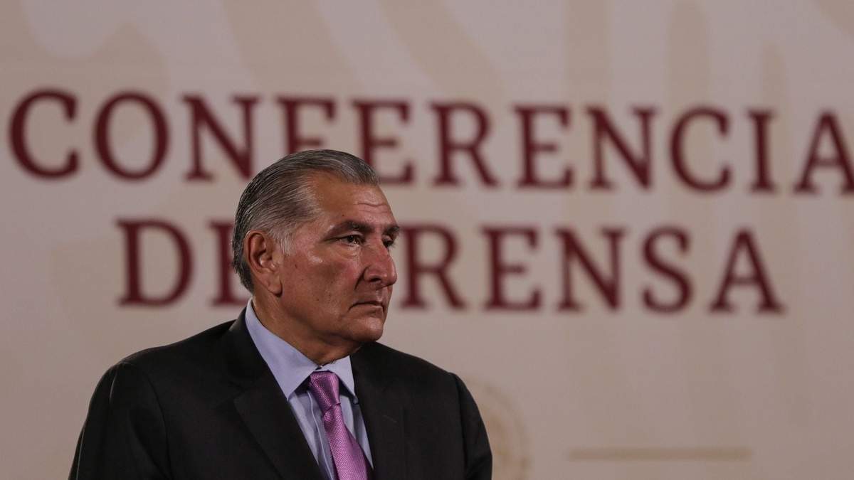 Adán Augusto López, secretario de Gobernación, encabeza la conferencia matutina por ausencia de AMLO. 27 de abril de 2023