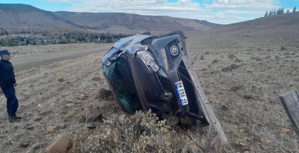 Vuelco en Ruta 46 cerca de Las Coloradas. Fuente: (Zapala Noticias)