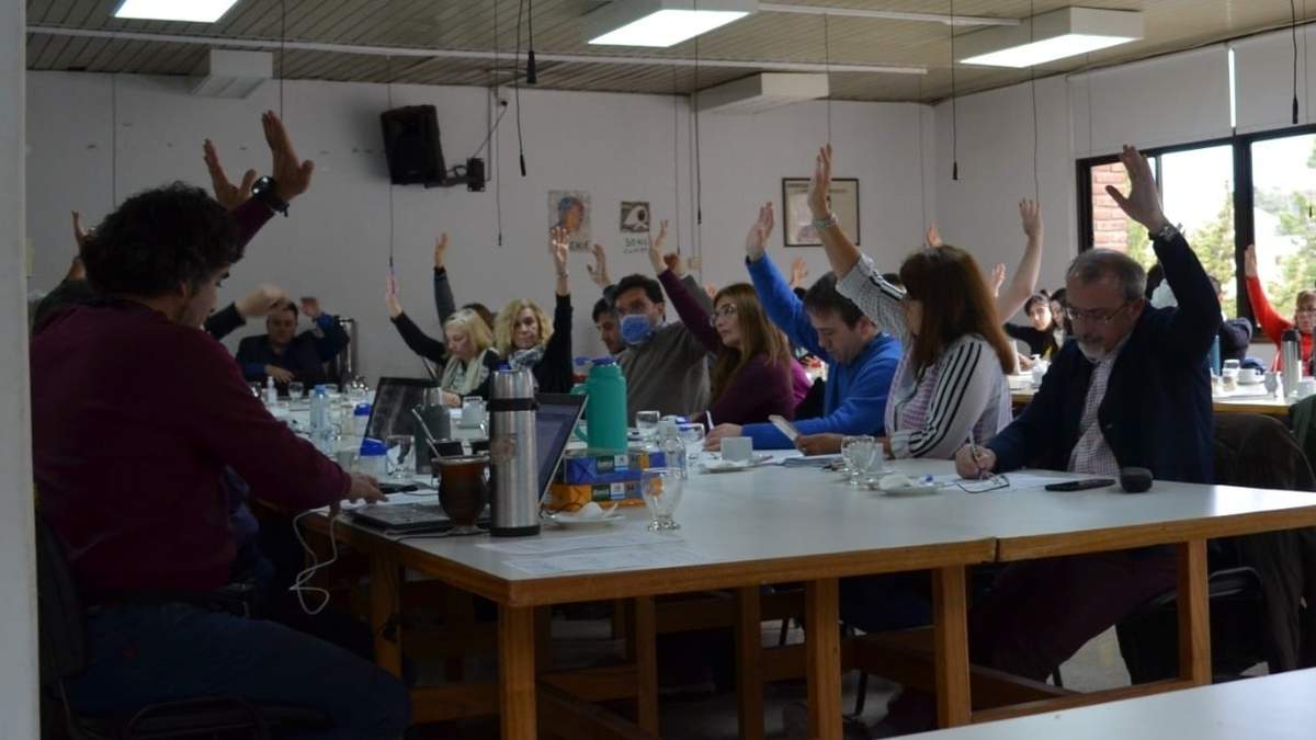 Proclamación de las nuevas autoridades de la UNCo. Fuente: (Twitter)