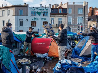 Bélgica negará asilo a hombres solos para dar prioridad a familias