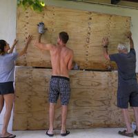El huracán Beryl se acerca al sureste del Caribe tras fortalecerse a categoría 4