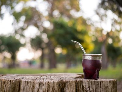 No compres uno nuevo: el truco para dejar la virola de tu mate brillante otra vez con solo 1 ingrediente