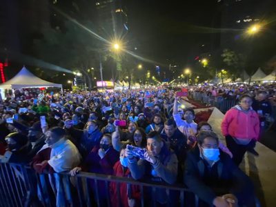 Asisten 100 mil personas al concierto de Los Ángeles Azules (Video)