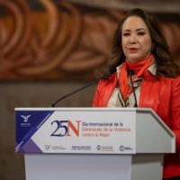 Pese a plagio, la UNAM no puede quitar el título a Yasmín Esquivel y envía el caso a la SEP