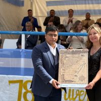 Santa Cruz: Claudio Vidal llamó a defender el valor agregado y la soberanía en el aniversario de Los Antiguos