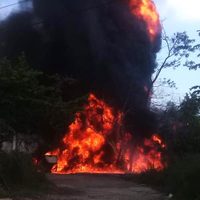 Explosión en depósito clandestino de combustible deja dos heridos en Tabasco