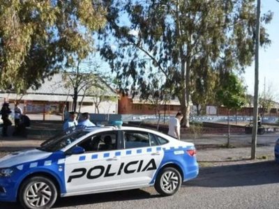 El gobierno de Neuquén mantuvo un encuentro con la comunidad del CPEM 40 y 76 por la inseguridad