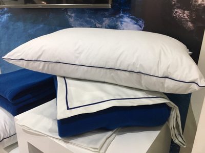 Si tenés almohadas viejas, no las tires: armate esta colchoneta súper práctica para tener en casa