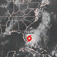Trump emite declaración de emergencia en Florida por tormenta 'Isaías”