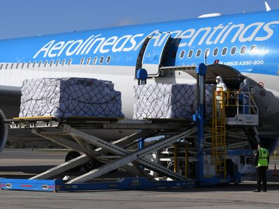 Sputnik V: Aerolíneas Argentinas confirmó el cuarto vuelo para traer 400.000 vacunas más
