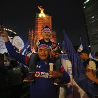 Así vivió la afición del Cruz Azul el triunfo de su equipo (Videos)